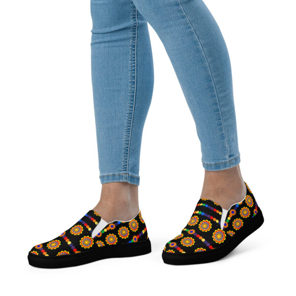 Women’s slip-on canvas shoes